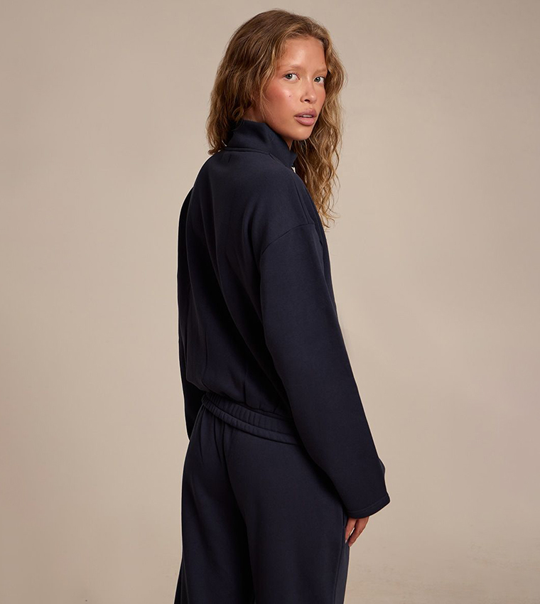 جاكيت بقبة عالية 