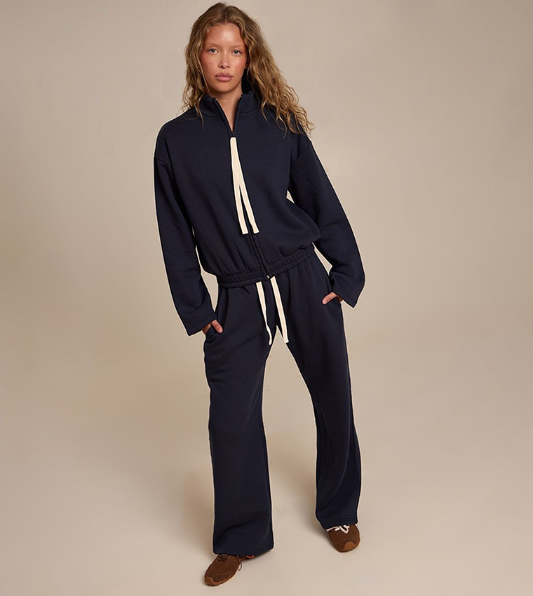 جاكيت بقبة عالية 