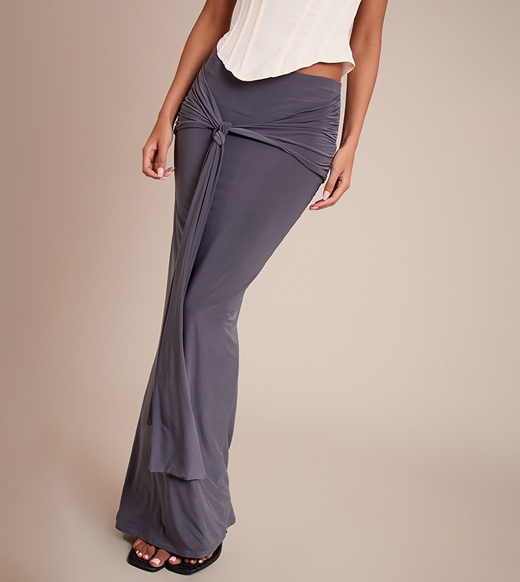 تنورة ماكسي للمقاسات الطويلة