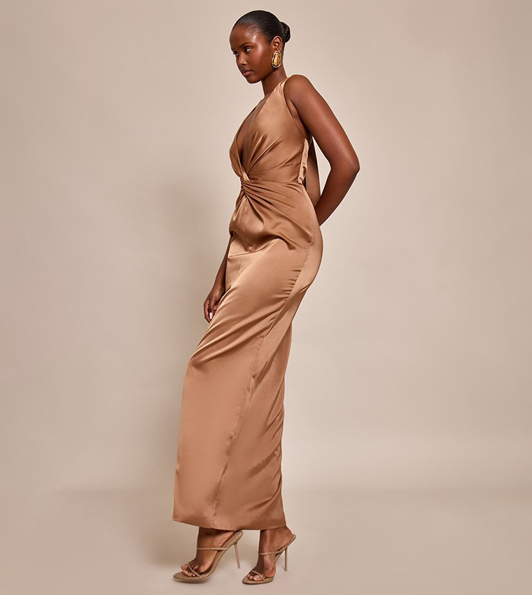 فستان ماكسي ساتان بياقة هالتر 