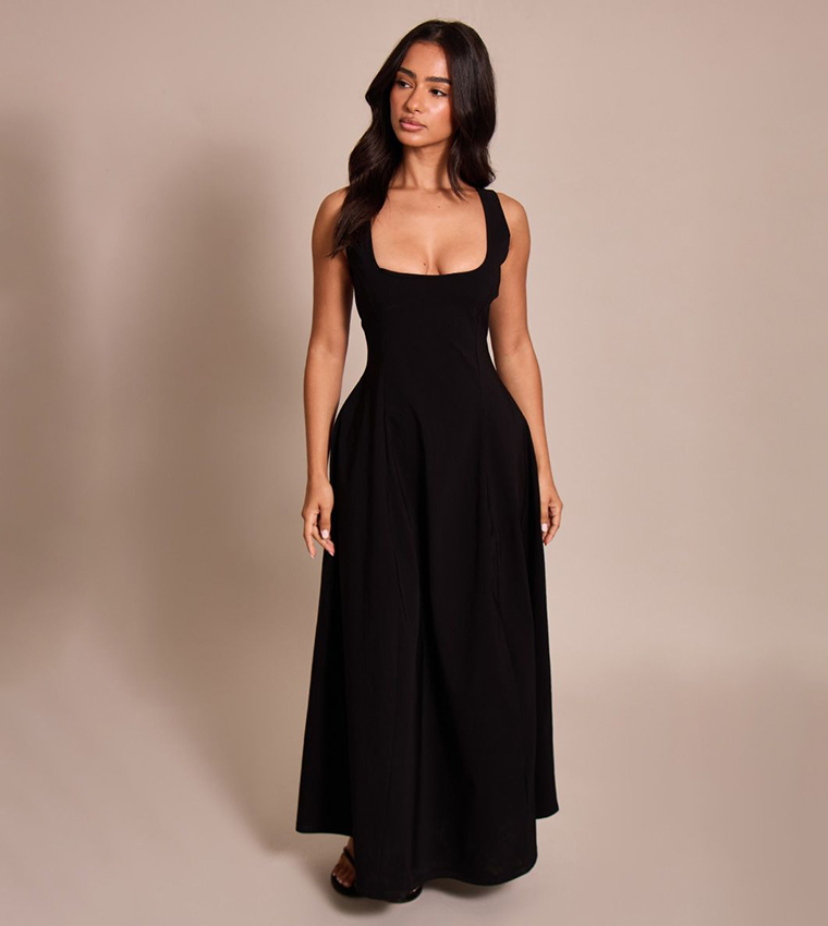 فستان ماكسي بياقة سكوب بدون كم للمقاسات الصغيرة