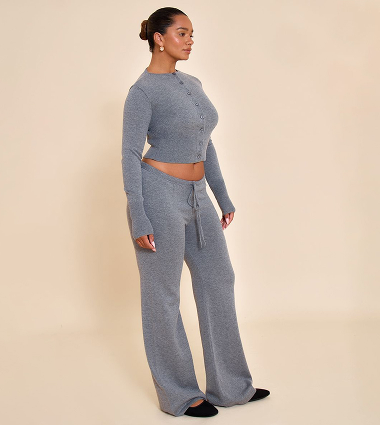 بنطلون واسع محبوك بربطة 