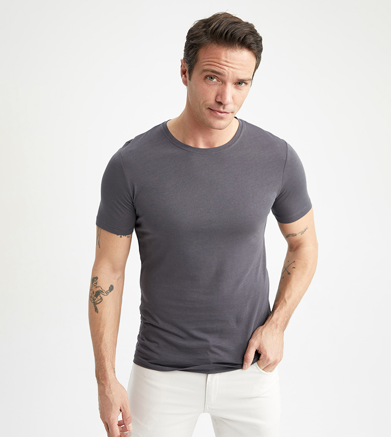 Muscle fit crew hot sale neck t shirt