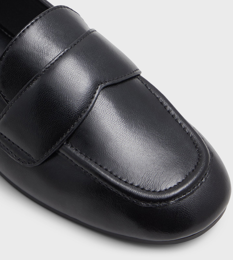 MARCIAA Round Toe Loafers