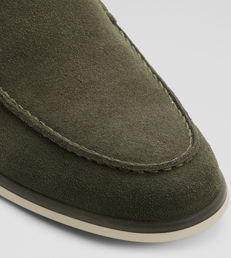 MARINER Solid Loafers