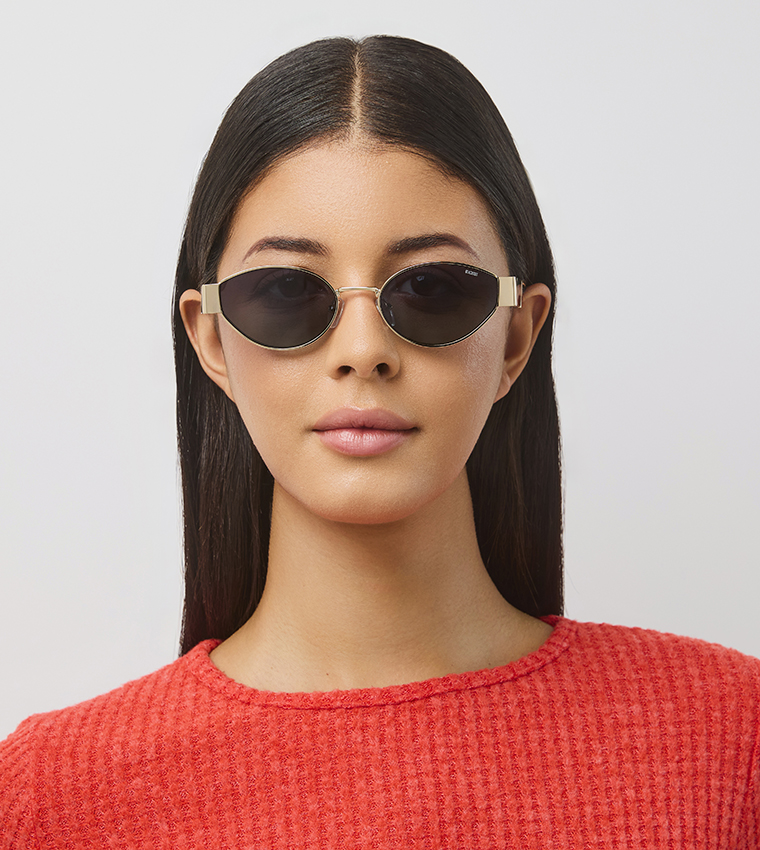 CLIO Oval Sunglasses
