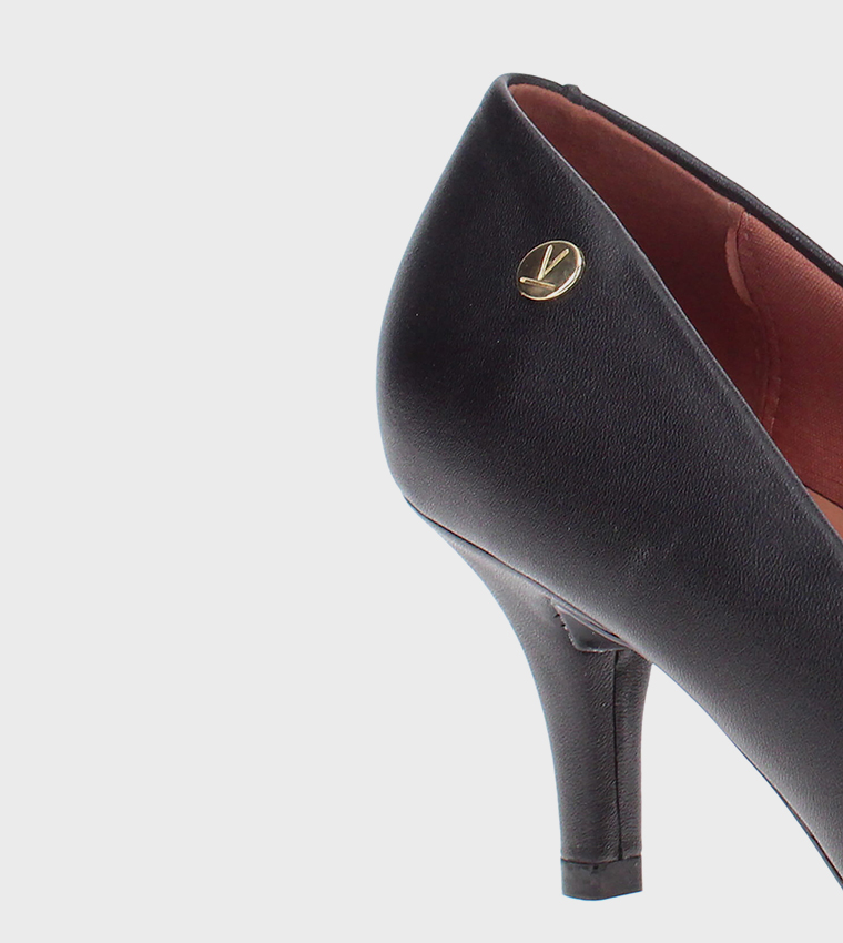SKI Pointed Toe Pumps
