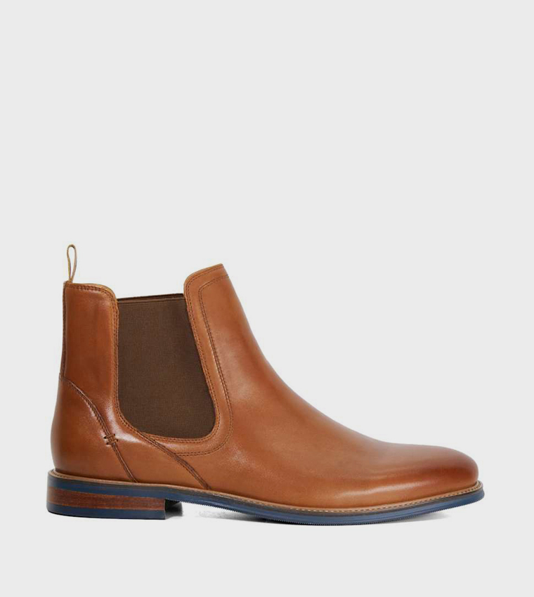 MCKINLEY Round Toe Chelsea Boots