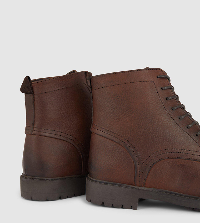 Stanley Wide Fit Distressed Leather Toe Cap Boots