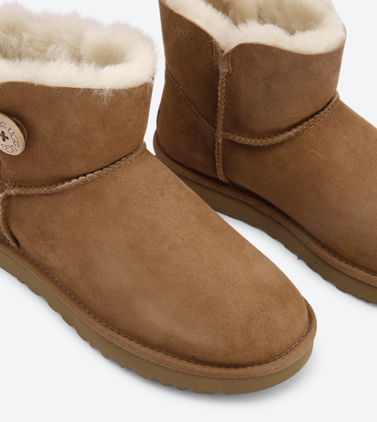 Mini Bailey Button Ii Round Toe Boots