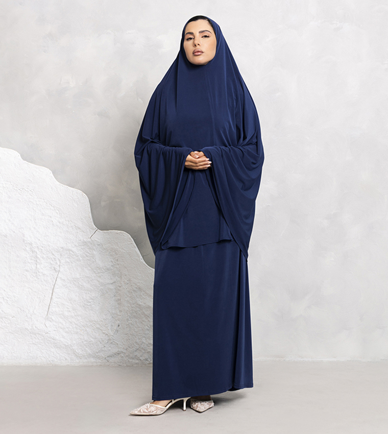 طقم عباية وحجاب سادة  