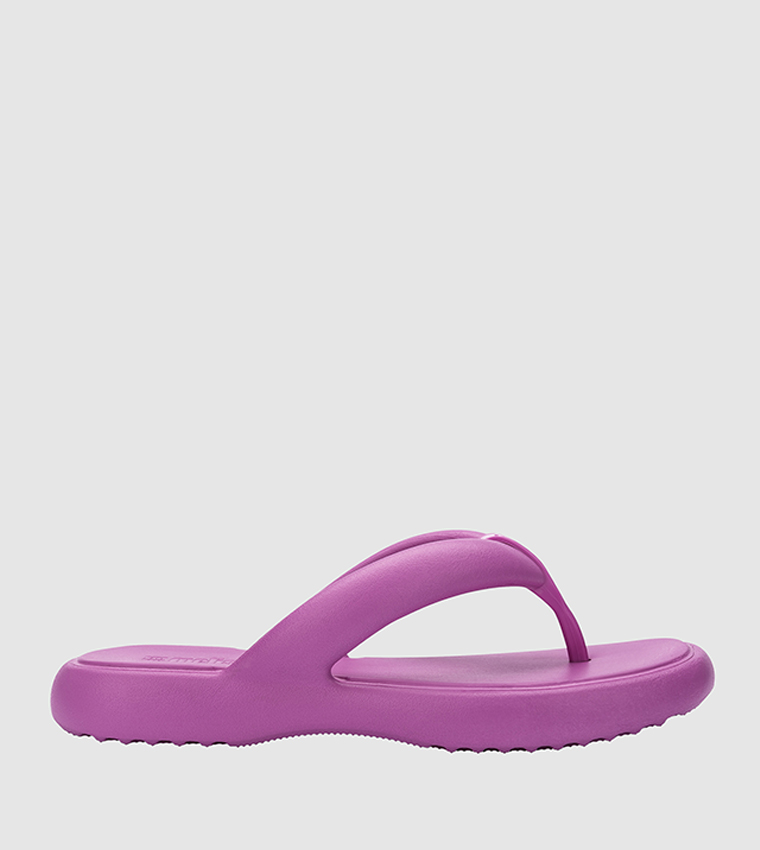 FREE LOW AD Flip-Flops