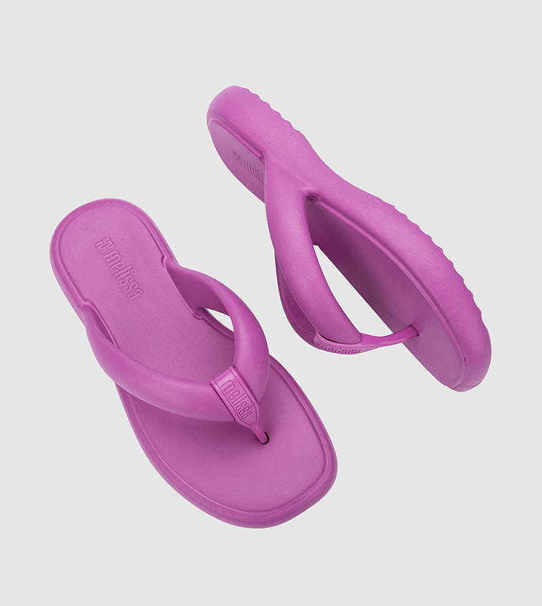 FREE LOW AD Flip-Flops