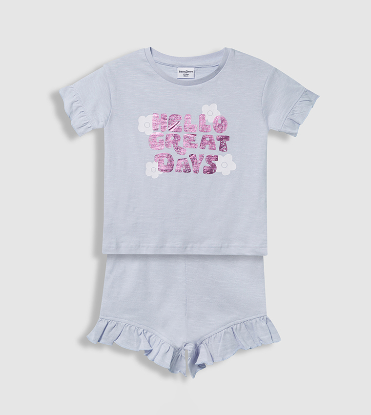 طقم ملابس بطبعة وكسرات