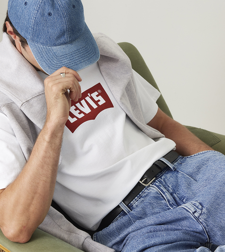 تيشيرت برقبة مستديرة 