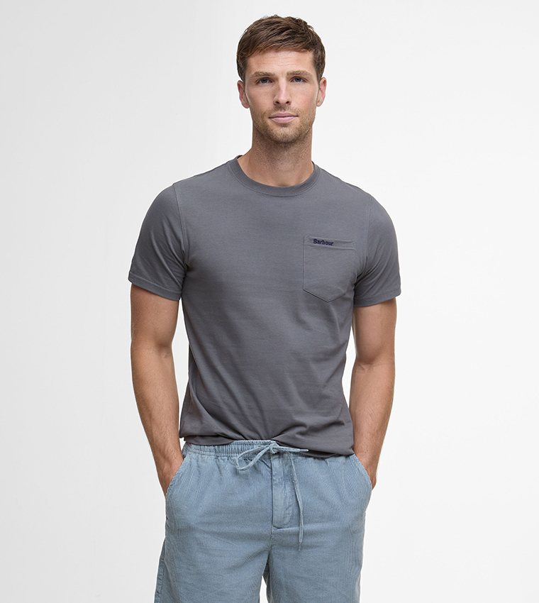 تيشيرت بياقة مستديرة بشعار مطرز 