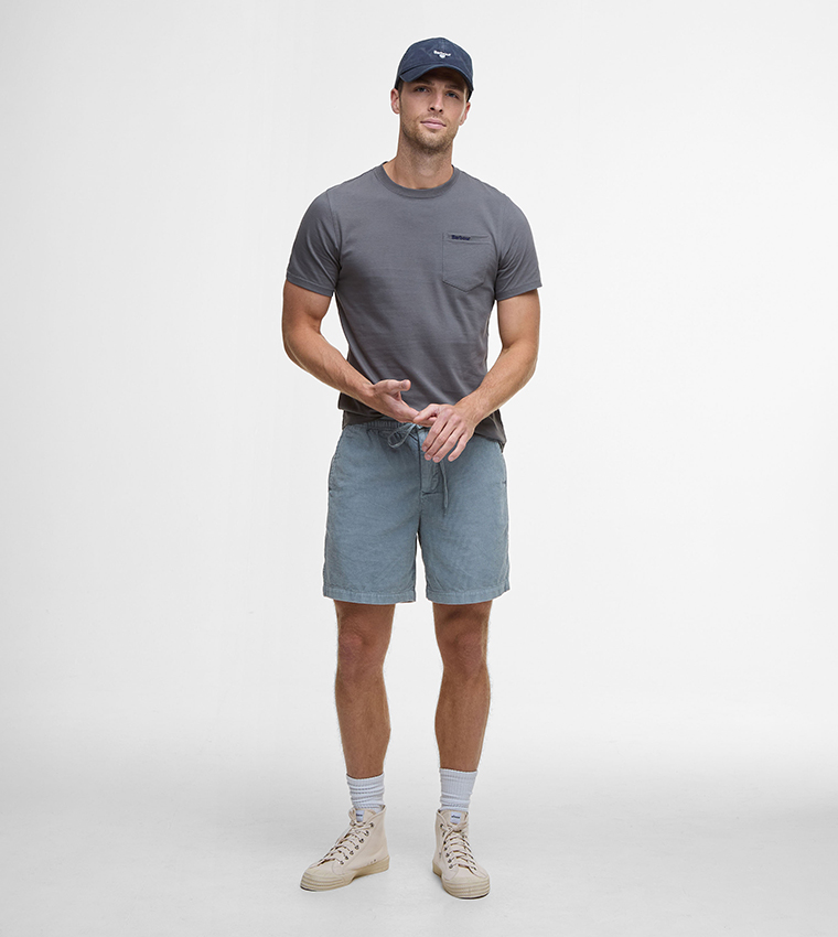 تيشيرت بياقة مستديرة بشعار مطرز 