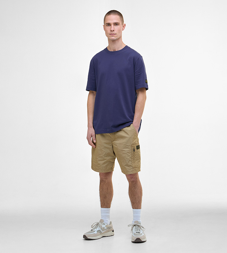 OUTLINE Logo Badge Crew Neck T-Shirt