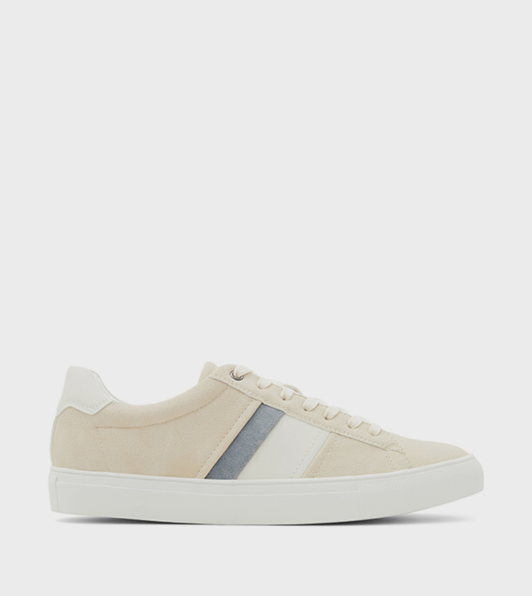 MUNROE Lace-Up Sneakers