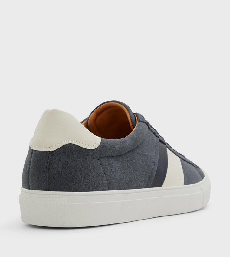 MUNROE Round Toe Lace-Up Sneakers