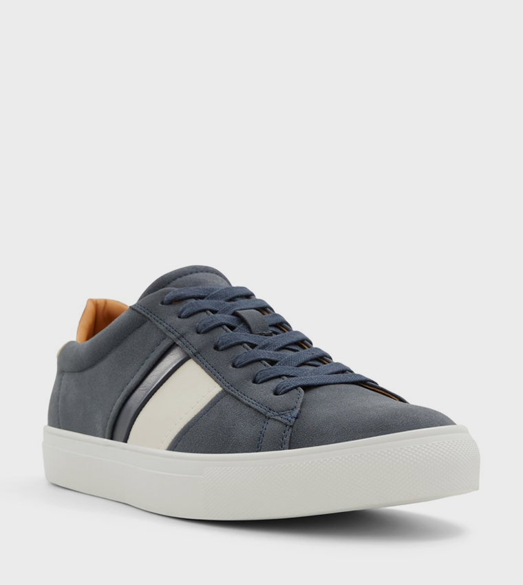 MUNROE Round Toe Lace-Up Sneakers