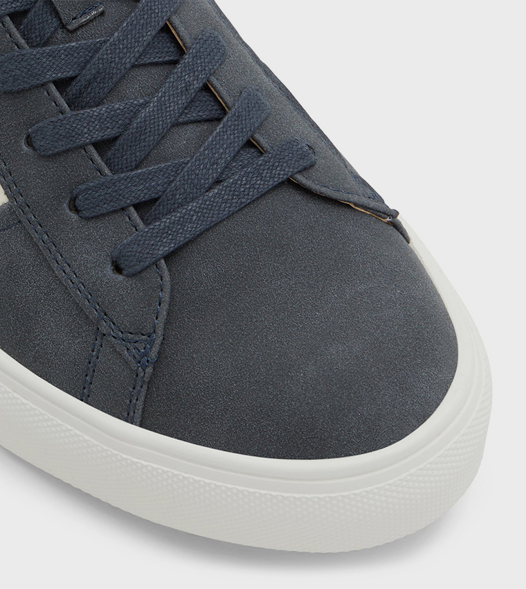 MUNROE Round Toe Lace-Up Sneakers