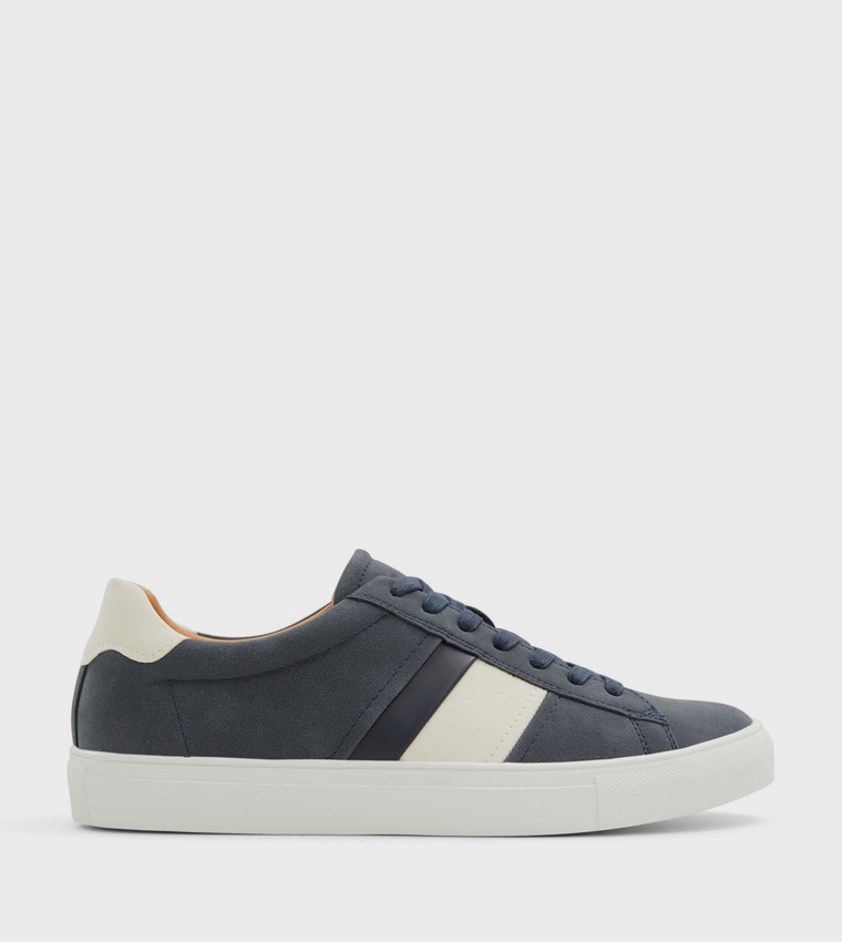 MUNROE Round Toe Lace-Up Sneakers