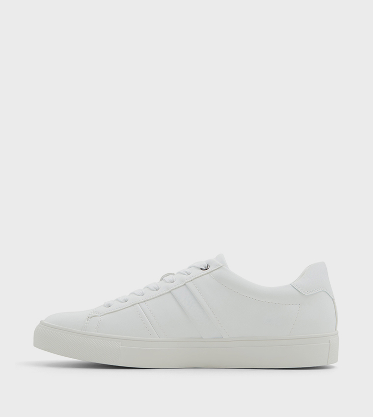 MUNROE Lace-Up Sneakers