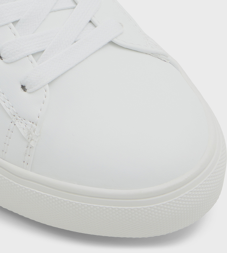 MUNROE Lace-Up Sneakers
