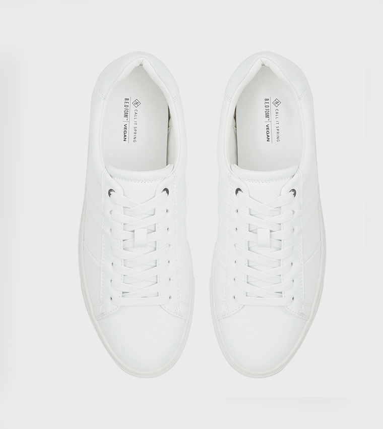 MUNROE Lace-Up Sneakers