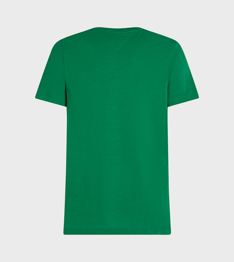 تيشيرت بتطريز الشعار وكم قصير 