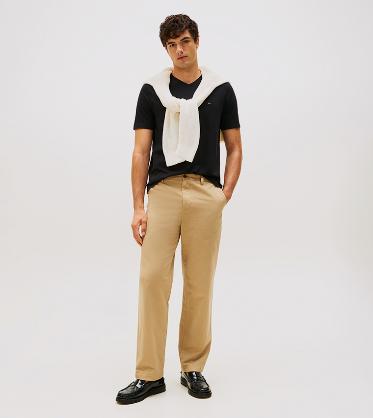 تيشيرت بقبة V