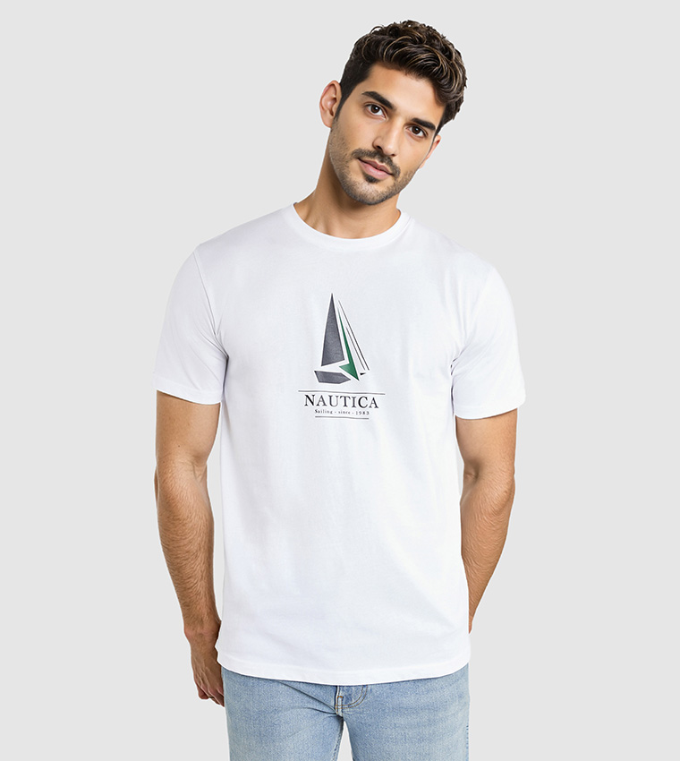 تيشيرت بياقة مستديرة بطبعة شعار وبقصة عادية