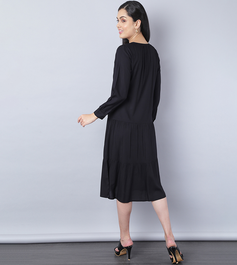 Buy His And Hers Solid Tiered Knee Length Dress In Black 6thstreet Uae 6429