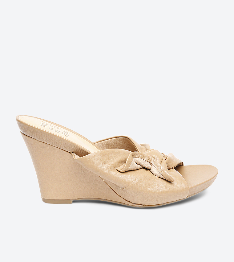 Naturalizer breanna hotsell wedge sandals