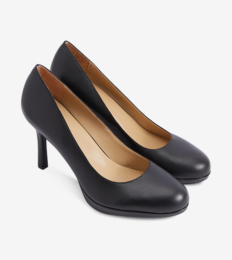 Buy Naturalizer Celina Round Toe Pumps In Black 6thStreet Bahrain