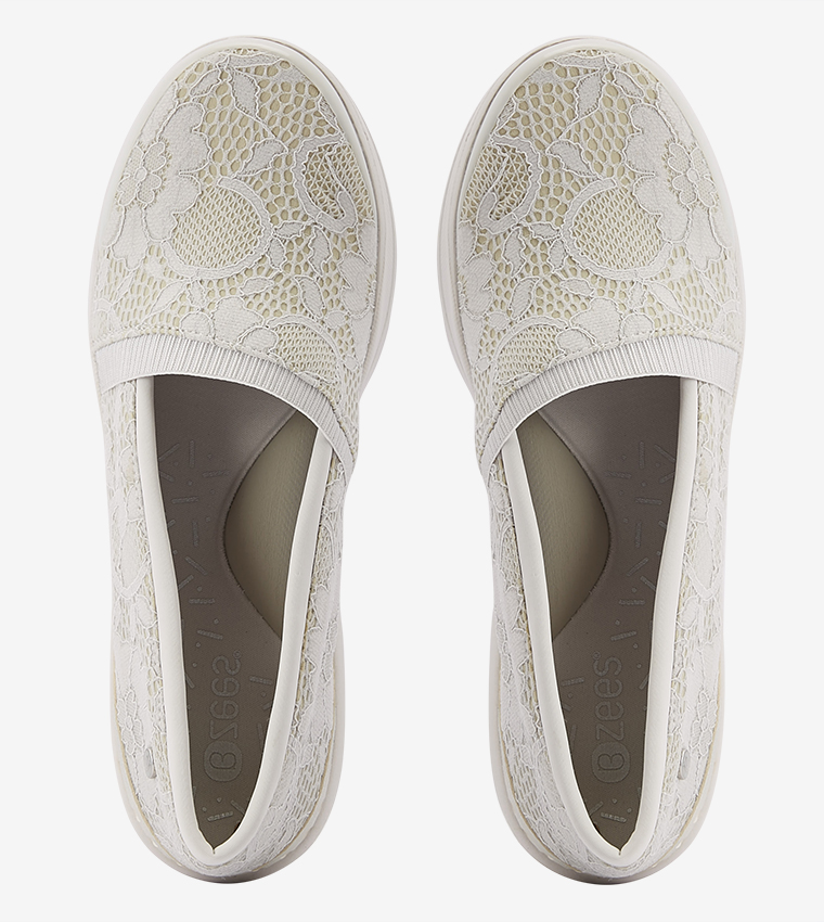 Bzees flirty hot sale slip on