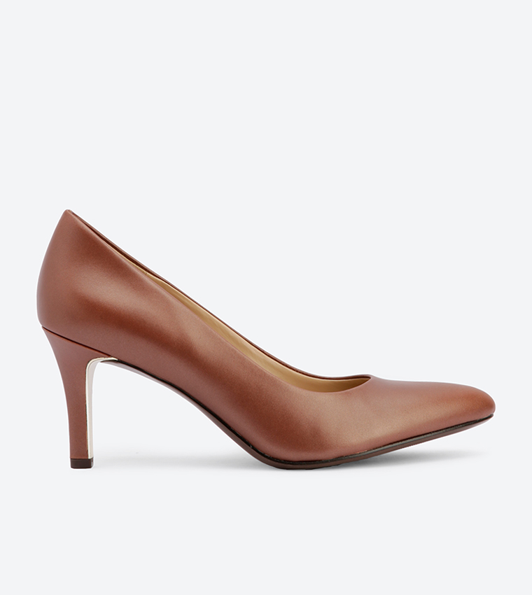 Buy Naturalizer Natalie Pumps Brown NANATALIE In Brown 6thStreet UAE