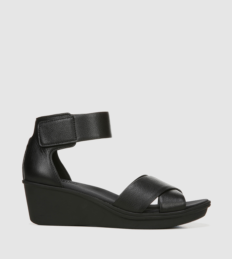 Naturalizer black wedge sandals on sale