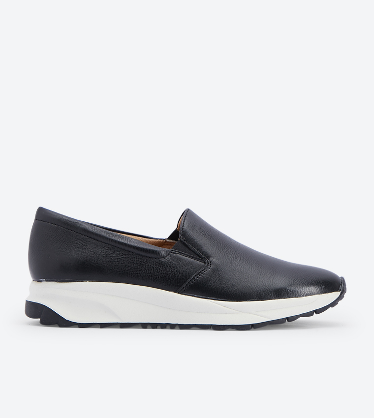 Buy Naturalizer Selah Round Toe Slip Ons Black NASELAH In Black 6thStreet UAE