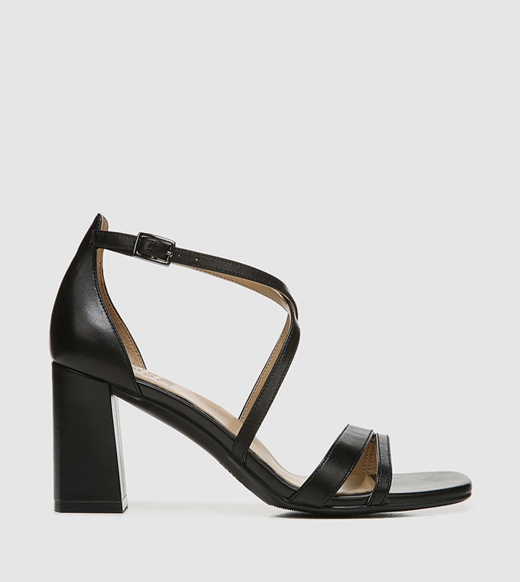 black naturalizer sandals