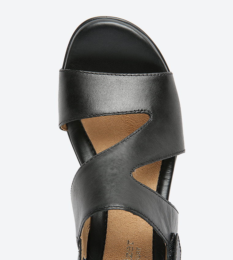 Buy Naturalizer Valerie Wedge Sandals Black In Black | 6thStreet Qatar