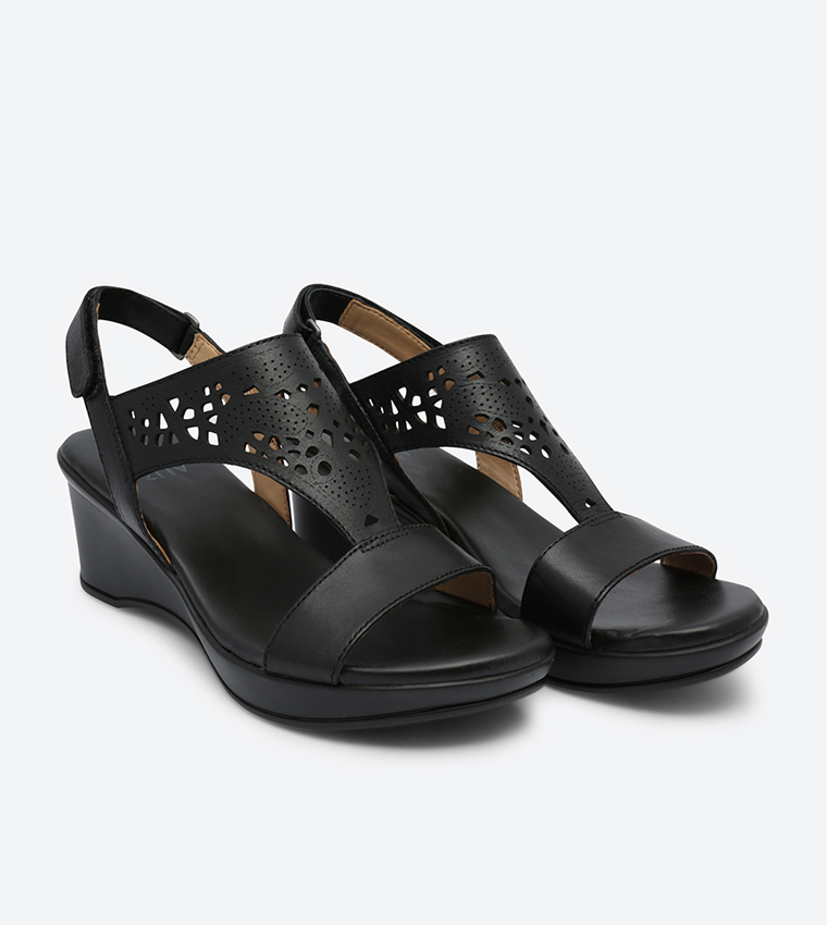 Buy Naturalizer Veda Sandals Black In Black 6thStreet Oman