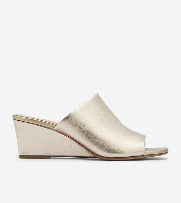 Naturalizer store zaya wedge