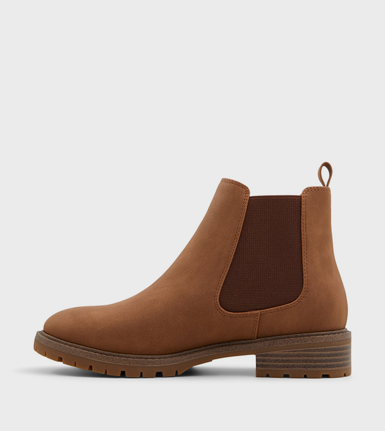 NEEDA Round Toe Chelsea Boots