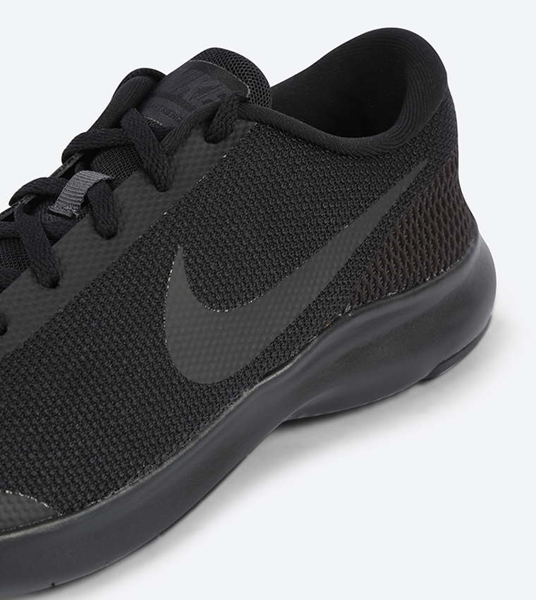 flex experience rn 7 sneaker