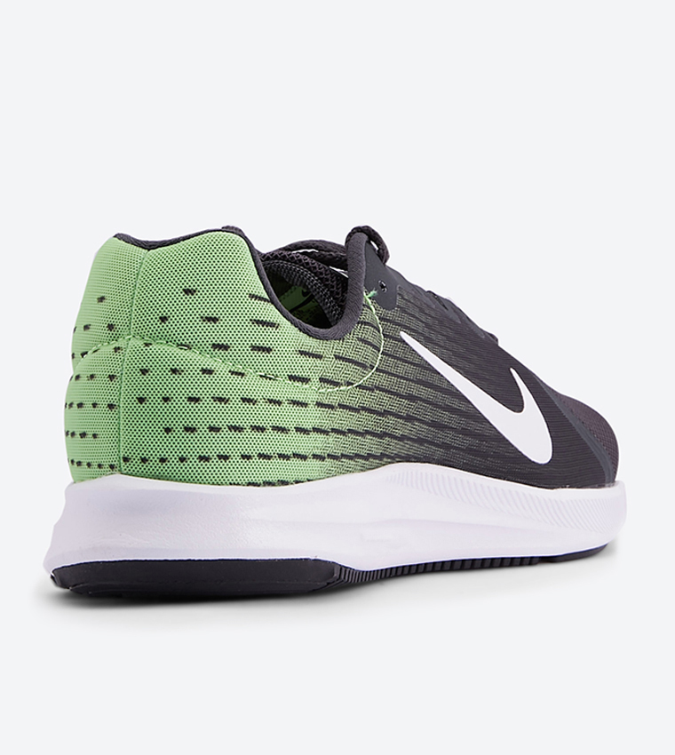 round toe nike