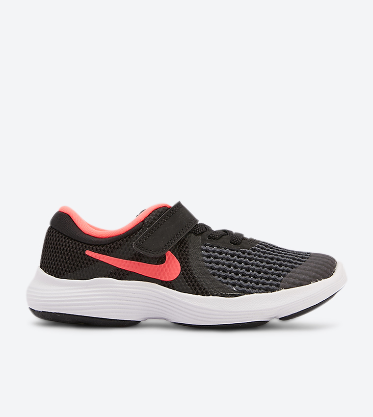 Nike revolution 4 32 hotsell