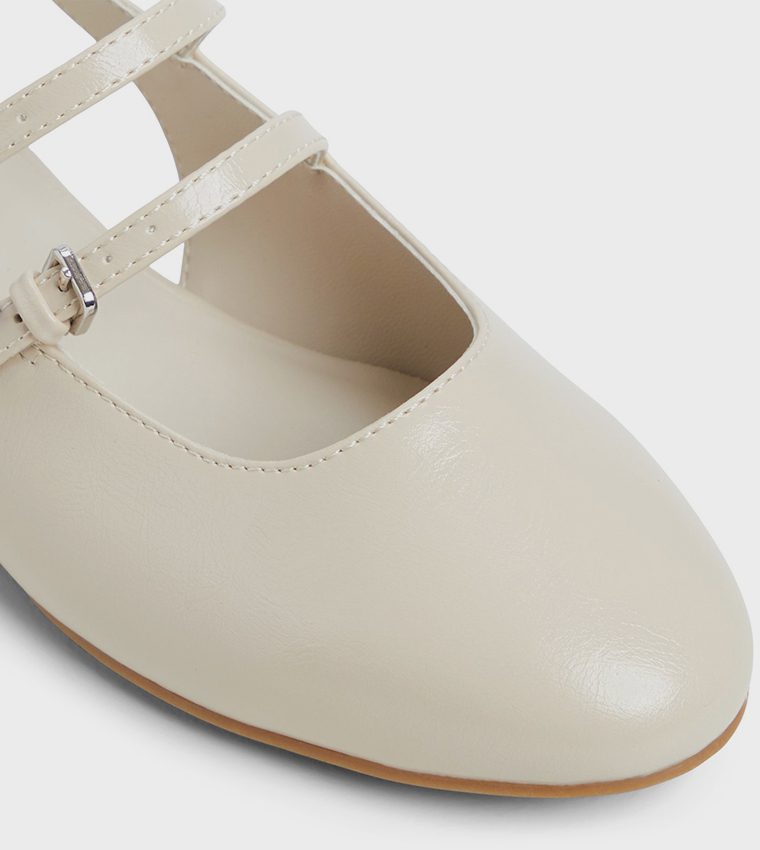 OPHELLIA Buckle Detail Flat Shoes