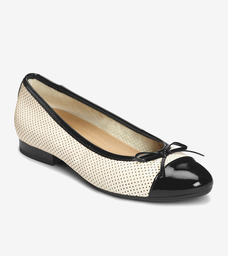 Buy Aerosoles Outrun Flat Ballerinas Nude In Nude | 6thStreet Qatar